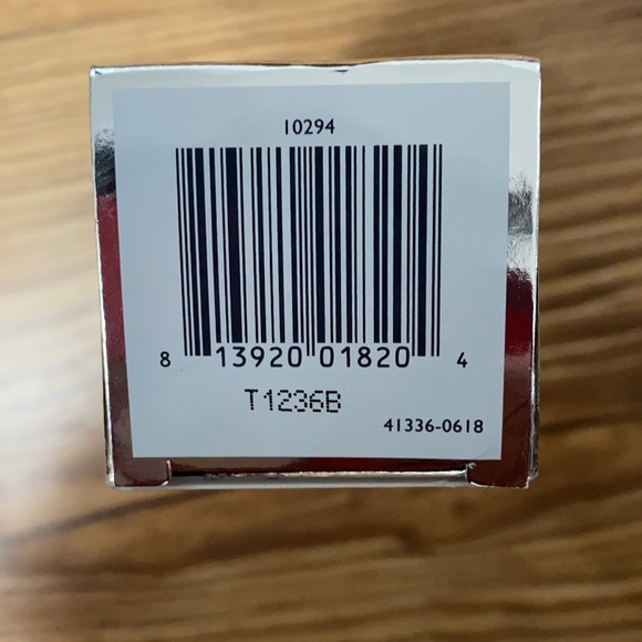 Moisturizers,detoxifying masks, makeup, eyeshadow pallets and much more! - Picture 7 of 13